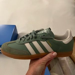 Women’s adidas Sambas sage size 8